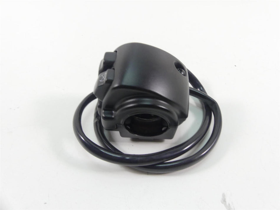 2022 Harley Softail FXBBS Street Bob Right Hand Control Switch 71500462 {{ shop.shopifyCountryName }} - Mototech271