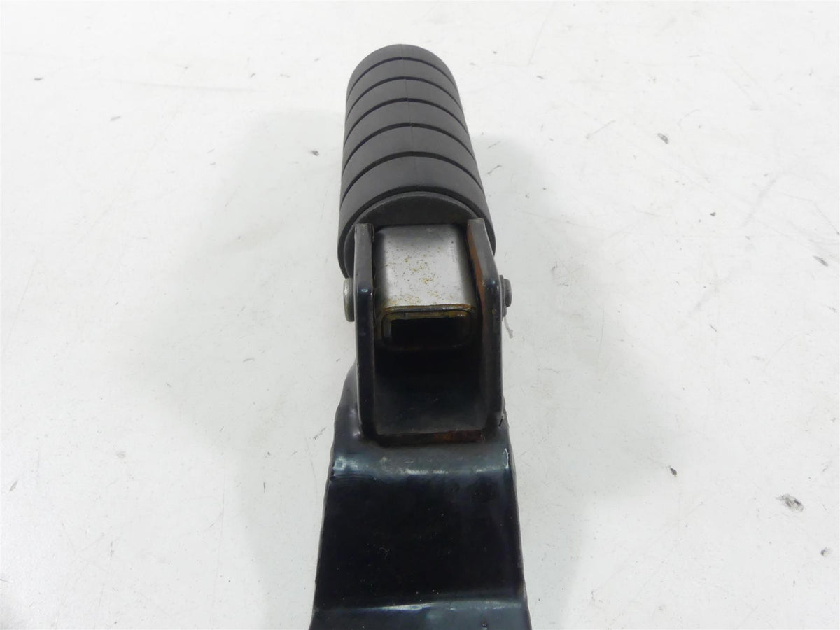 2005 Honda V-Twin VTX1800 S3 Rear Passenger Footpegs 50680-MCV-000 50685-MCV-000 {{ shop.shopifyCountryName }} - Mototech271