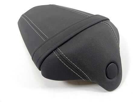 2022 Triumph Speed Triple 1200 RS Nice Rear Passenger Seat Saddle T2317015 {{ shop.shopifyCountryName }} - Mototech271