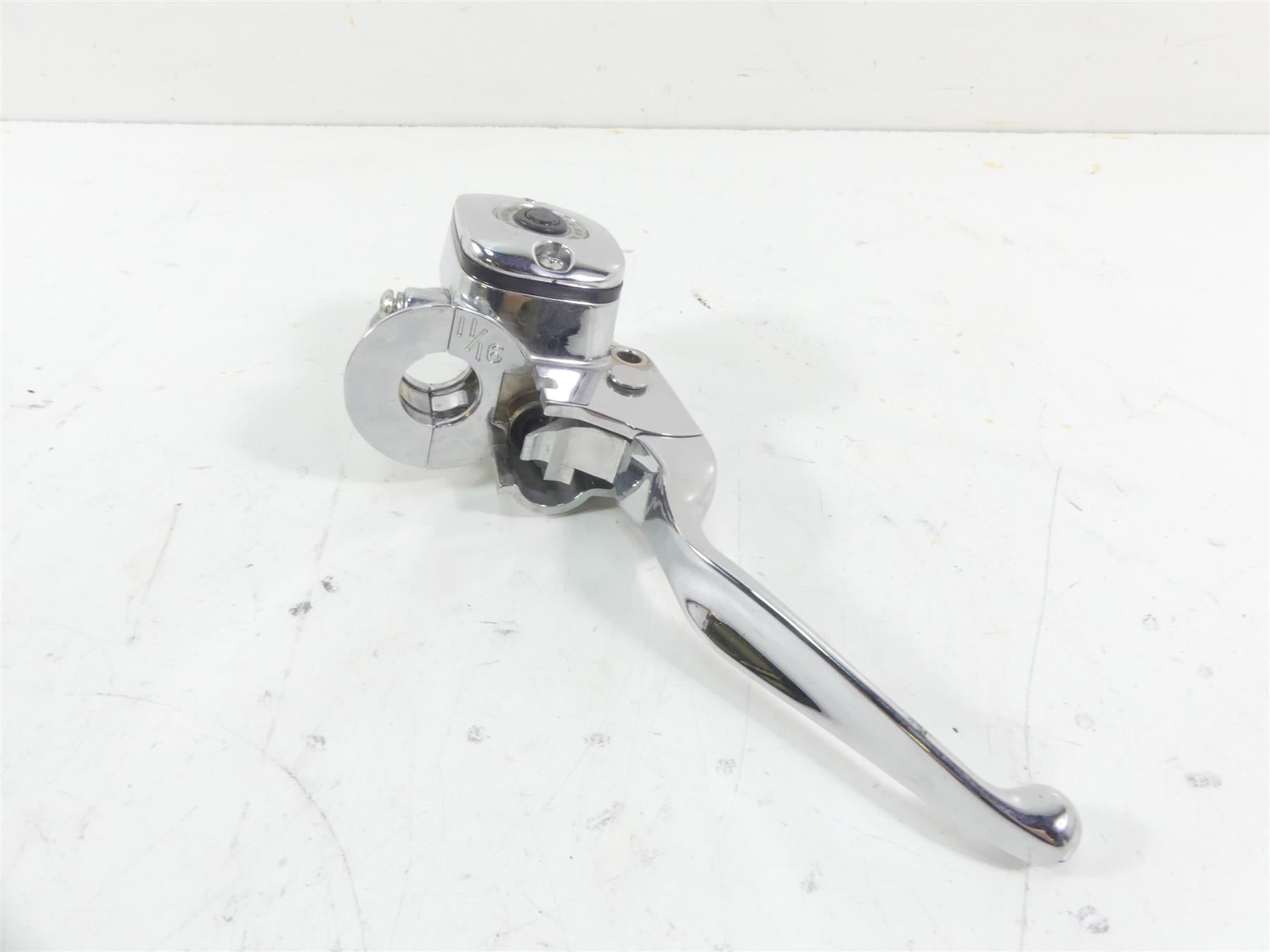 2007 Harley Touring FLHR SE CVO Road King Front Brake Master Cylinder 41700740 {{ shop.shopifyCountryName }} - Mototech271