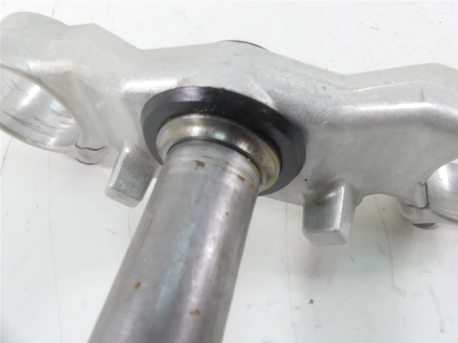 2007 Yamaha FZ1 Fazer Lower Triple Tree Steering Clamp 54mm 2D1-23340-10-00 {{ shop.shopifyCountryName }} - Mototech271
