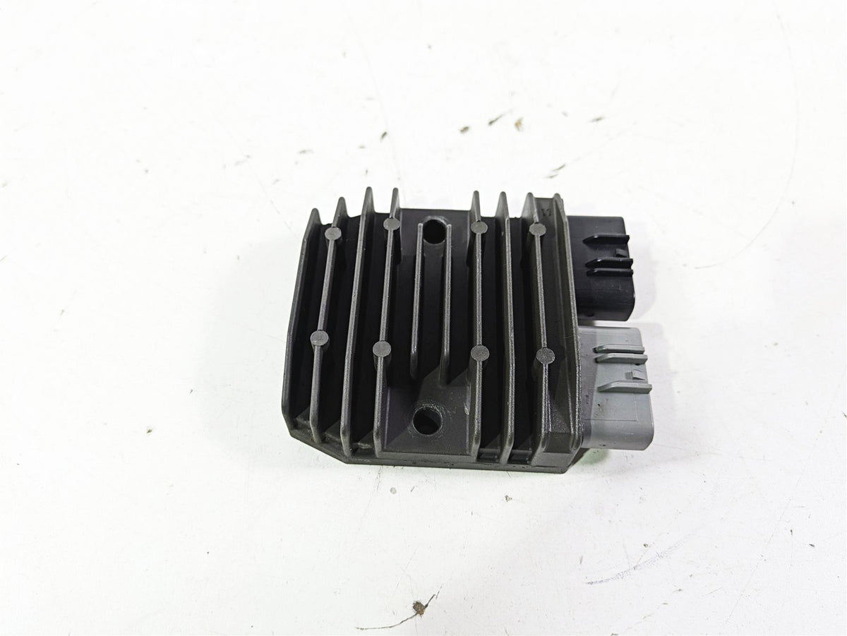 2012 Yamaha XT1200 Super Tenere Rectifier Voltage Regulator 1D7-81960-00 FH012AA {{ shop.shopifyCountryName }} - Mototech271