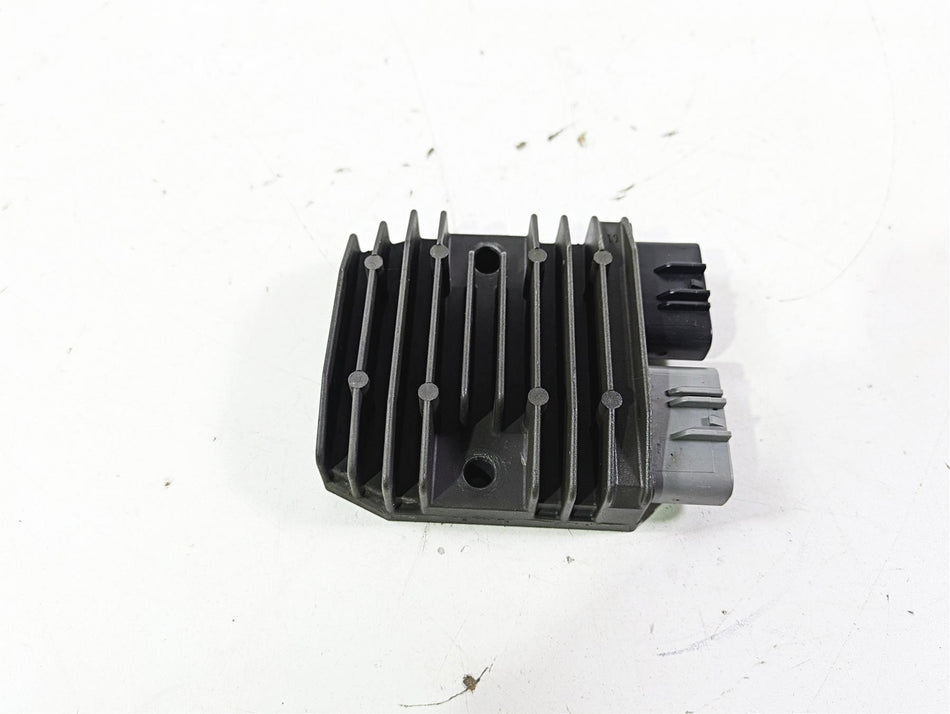 2012 Yamaha XT1200 Super Tenere Rectifier Voltage Regulator 1D7-81960-00 FH012AA {{ shop.shopifyCountryName }} - Mototech271