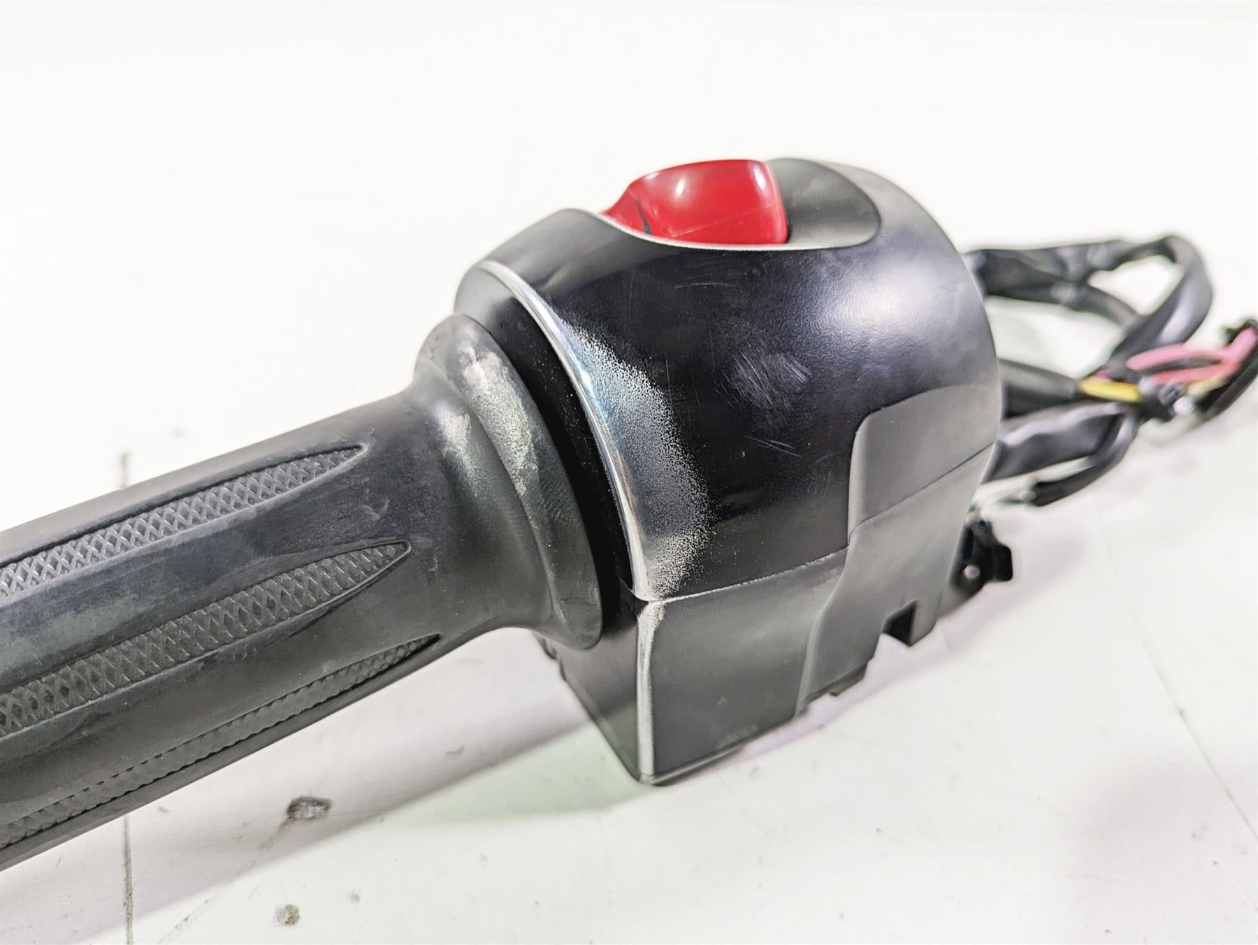 2012 Victory Cross Country Right Control Switch & Throttle 4011357 {{ shop.shopifyCountryName }} - Mototech271