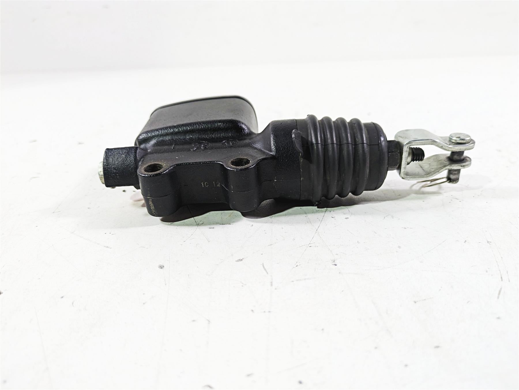 2021 Harley Softail FLSL Slim Rear Brake Master Cylinder 5/8" 41700460 {{ shop.shopifyCountryName }} - Mototech271
