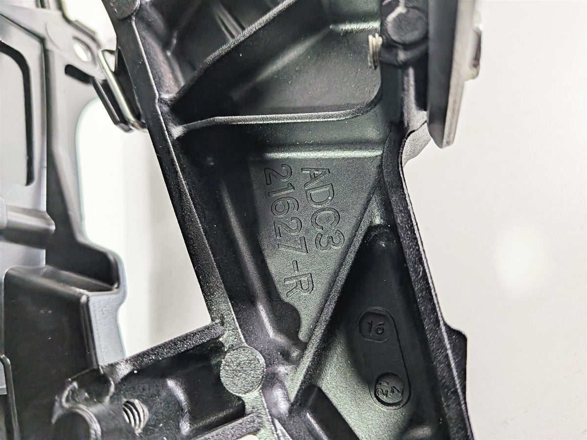 2024 Suzuki GSXR600 Subframe Inner Fender Set 41221-14J00-YUG 41211-14J00-YUG {{ shop.shopifyCountryName }} - Mototech271