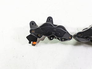 2018 Indian Chieftain Limited Front Brake Caliper Set 1912390 1912391