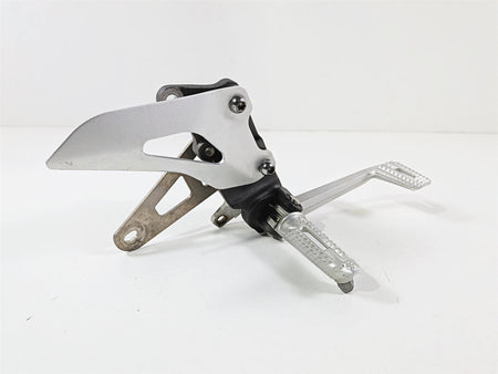 2019 Triumph Speed Triple RS 1050 Front Right Foot Peg & Brake Pedal T2081844 {{ shop.shopifyCountryName }} - Mototech271