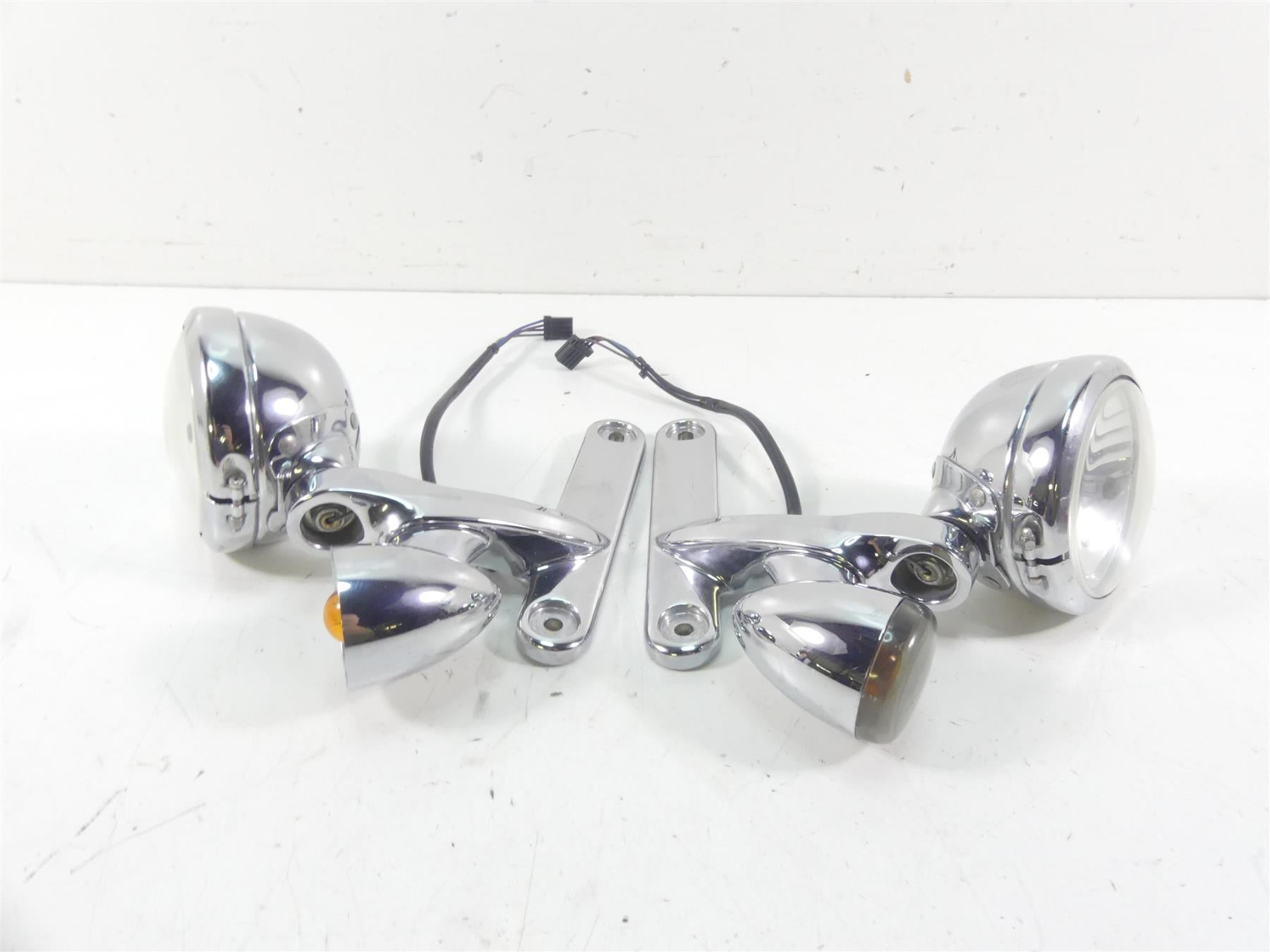 2007 Harley FLHTCU SE2 CVO Electra Glide Front Spot Light Blinker Set 69548-06