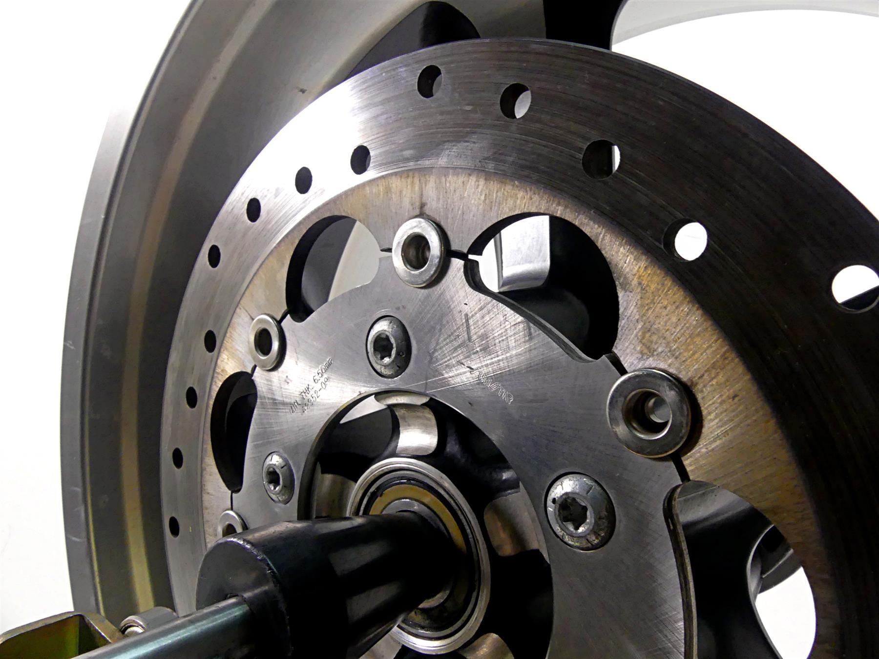 2015 Harley VRSCF Muscle V-Rod Straight Rear Wheel Rim 18x8 -Read 40900169 {{ shop.shopifyCountryName }} - Mototech271