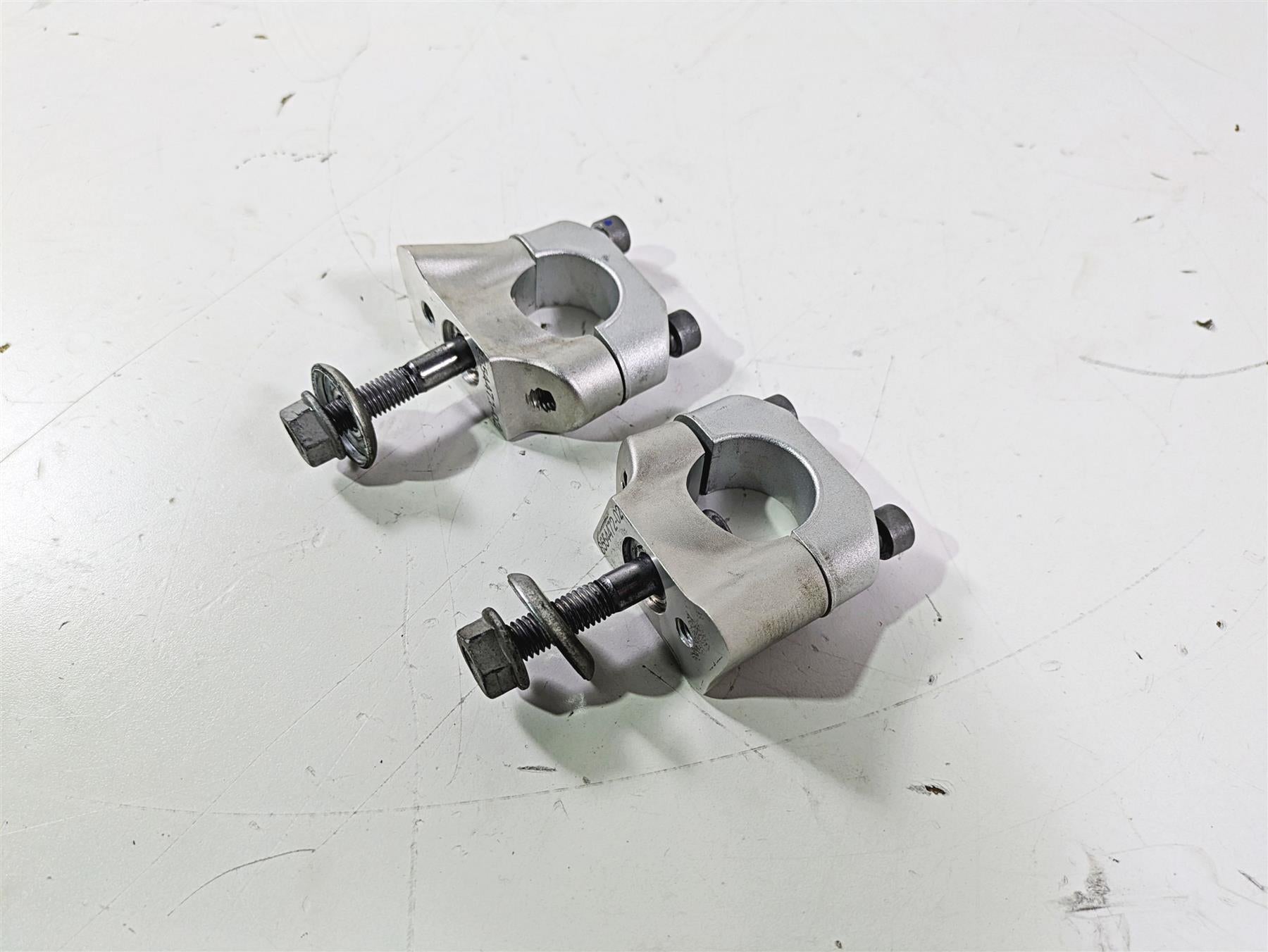 2019 BMW S1000XR K49 Handlebar Risers Holder Set 31428554471 31428554472 {{ shop.shopifyCountryName }} - Mototech271