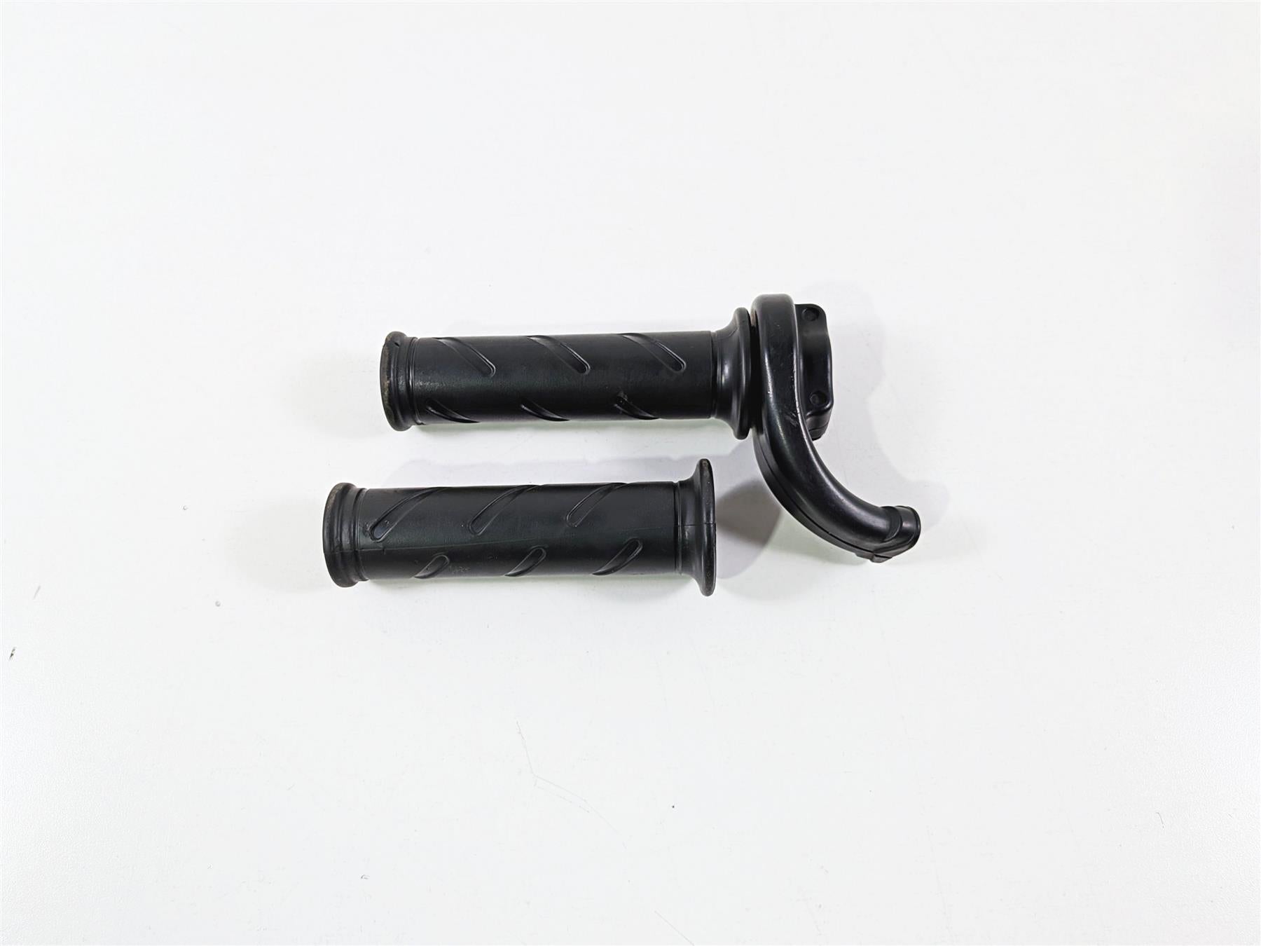 2011 Ducati Streetfighter 1098 S Throttle Handle & Grip Set 65420161A {{ shop.shopifyCountryName }} - Mototech271