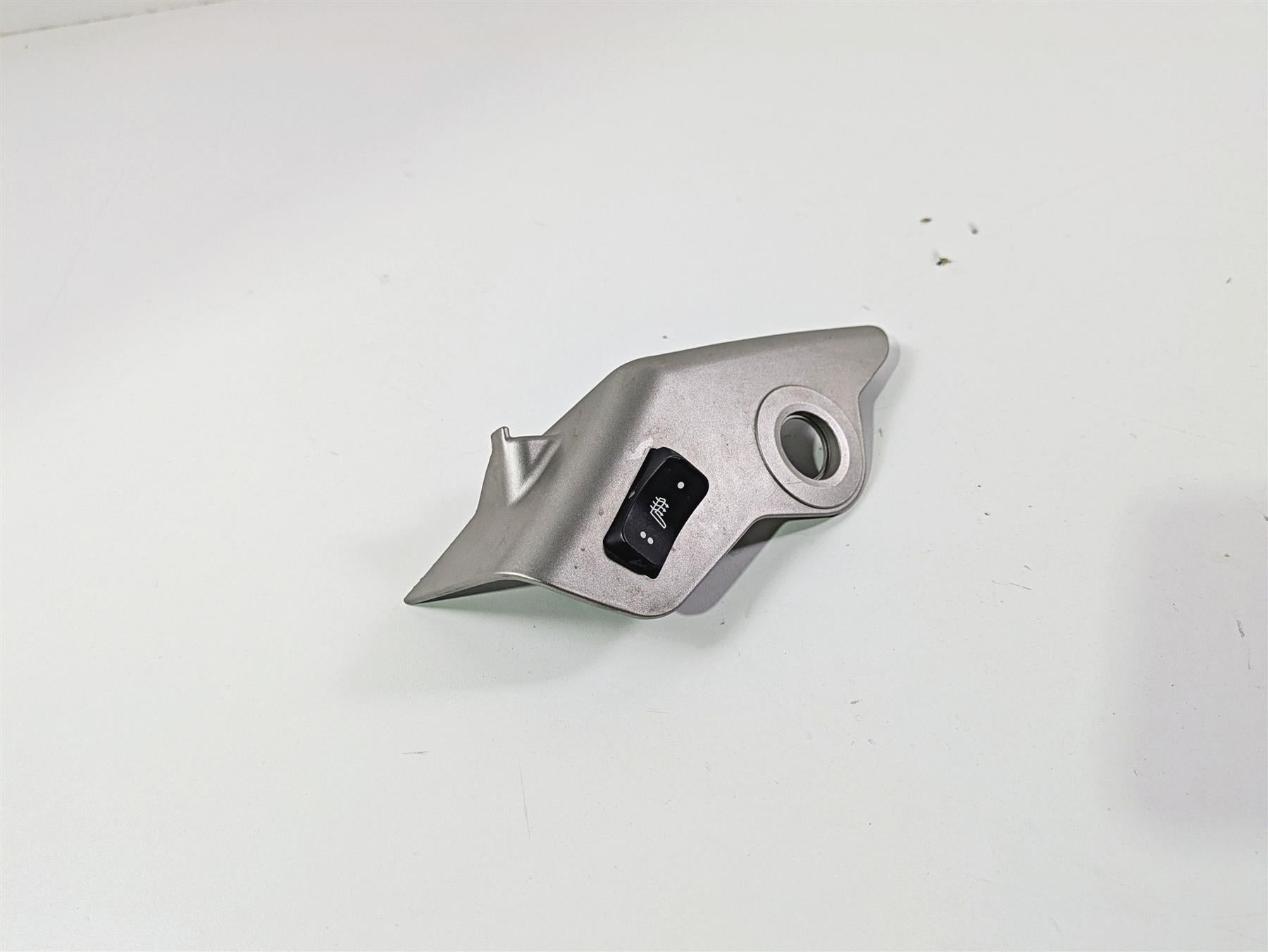 2014 BMW K1600 GTL K48 Seat Heating Switch + Cover 61318522478 52537728243 {{ shop.shopifyCountryName }} - Mototech271