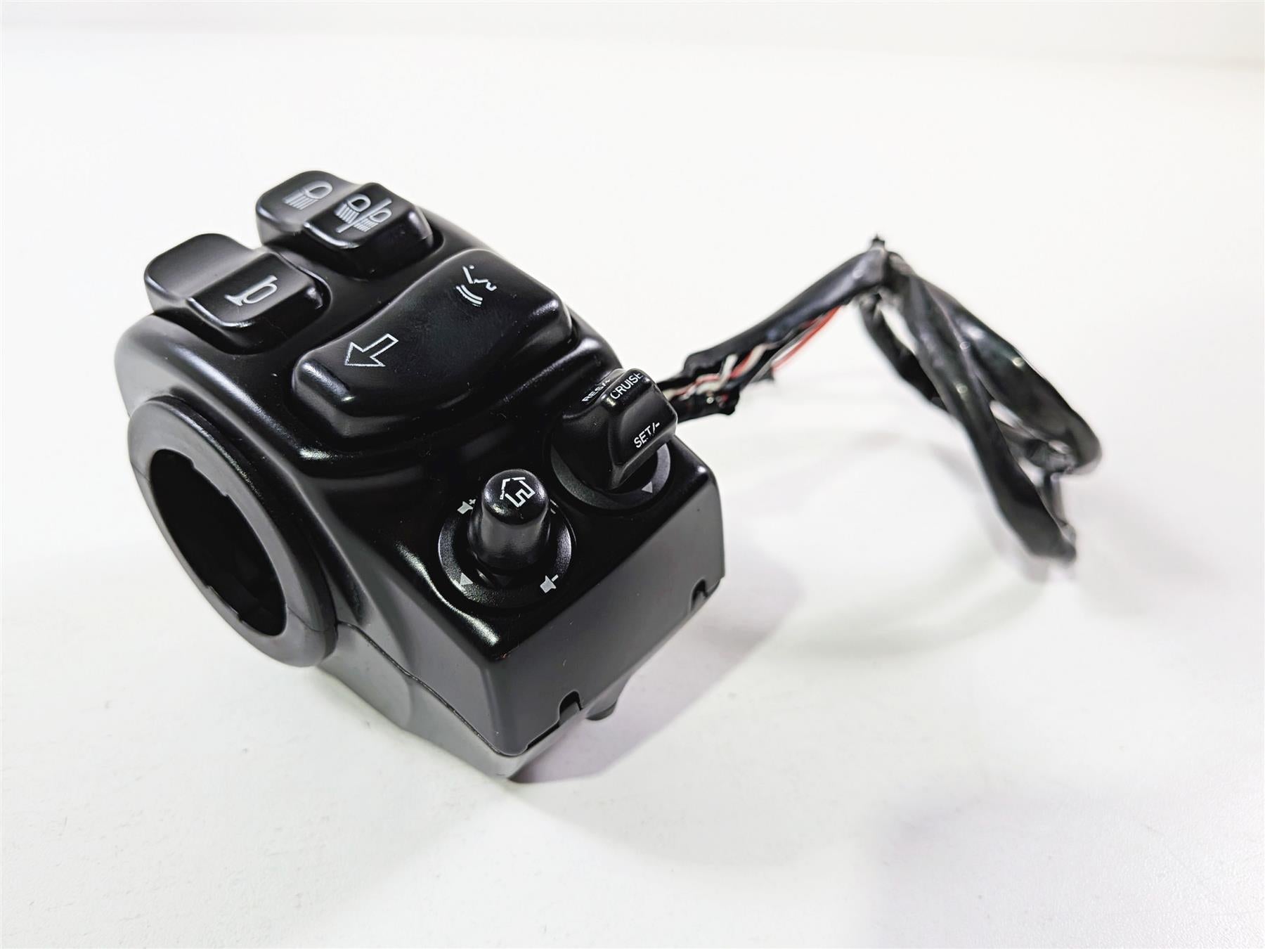 2014 Harley Touring FLHTK Electra Glide Left Hand Cruise Control Switch 71500128-Mototech271