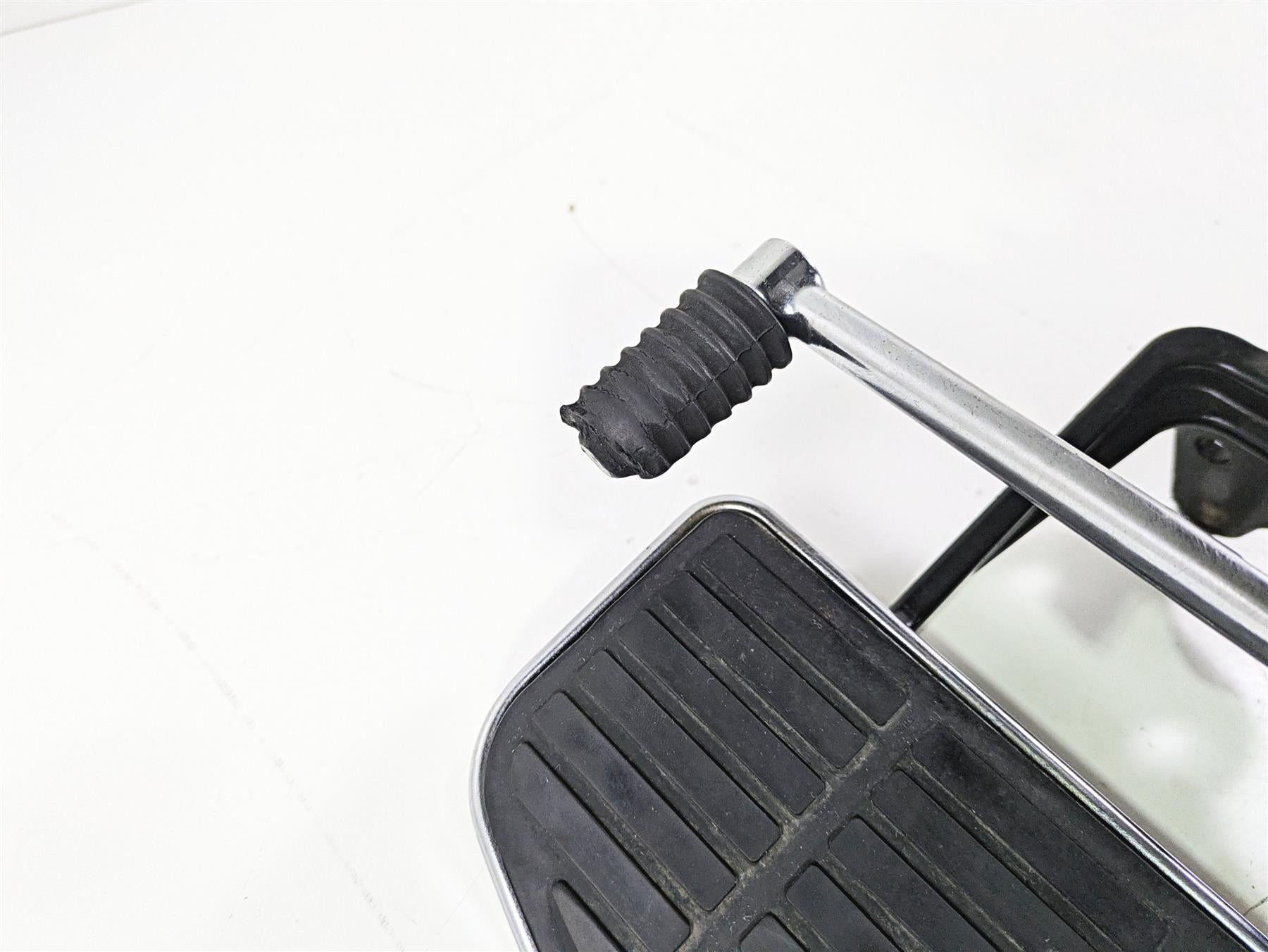 2004 Harley FLSTCI Softail Heritage Front Left Floor Board Shifter Set 33630-00A {{ shop.shopifyCountryName }} - Mototech271
