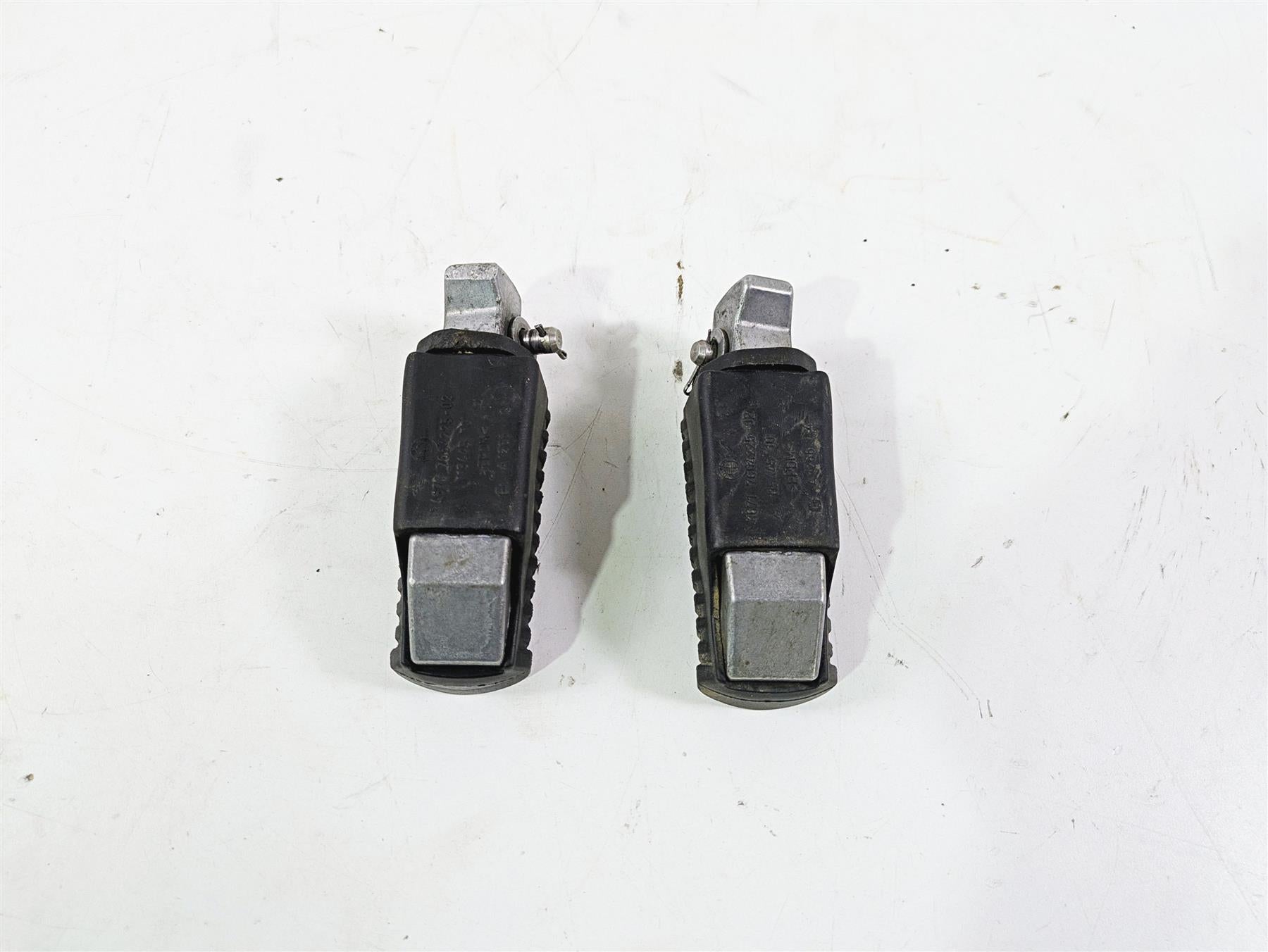 2017 BMW F800GS Adv K75 Passenger Footpeg Foot Peg Set 46717664225 {{ shop.shopifyCountryName }} - Mototech271