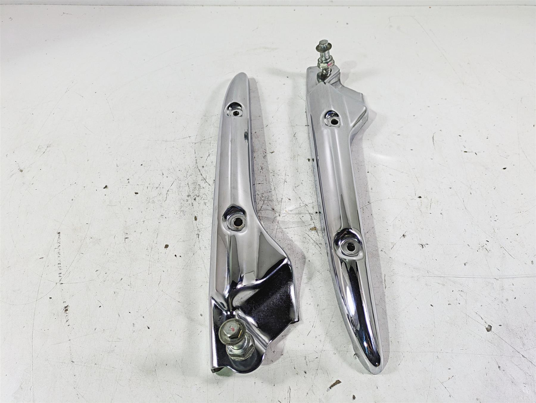 1998 Honda GL1500 Valkyrie Tour Rear Fender Struts Braces Set 77330-MZ0-A40 {{ shop.shopifyCountryName }} - Mototech271
