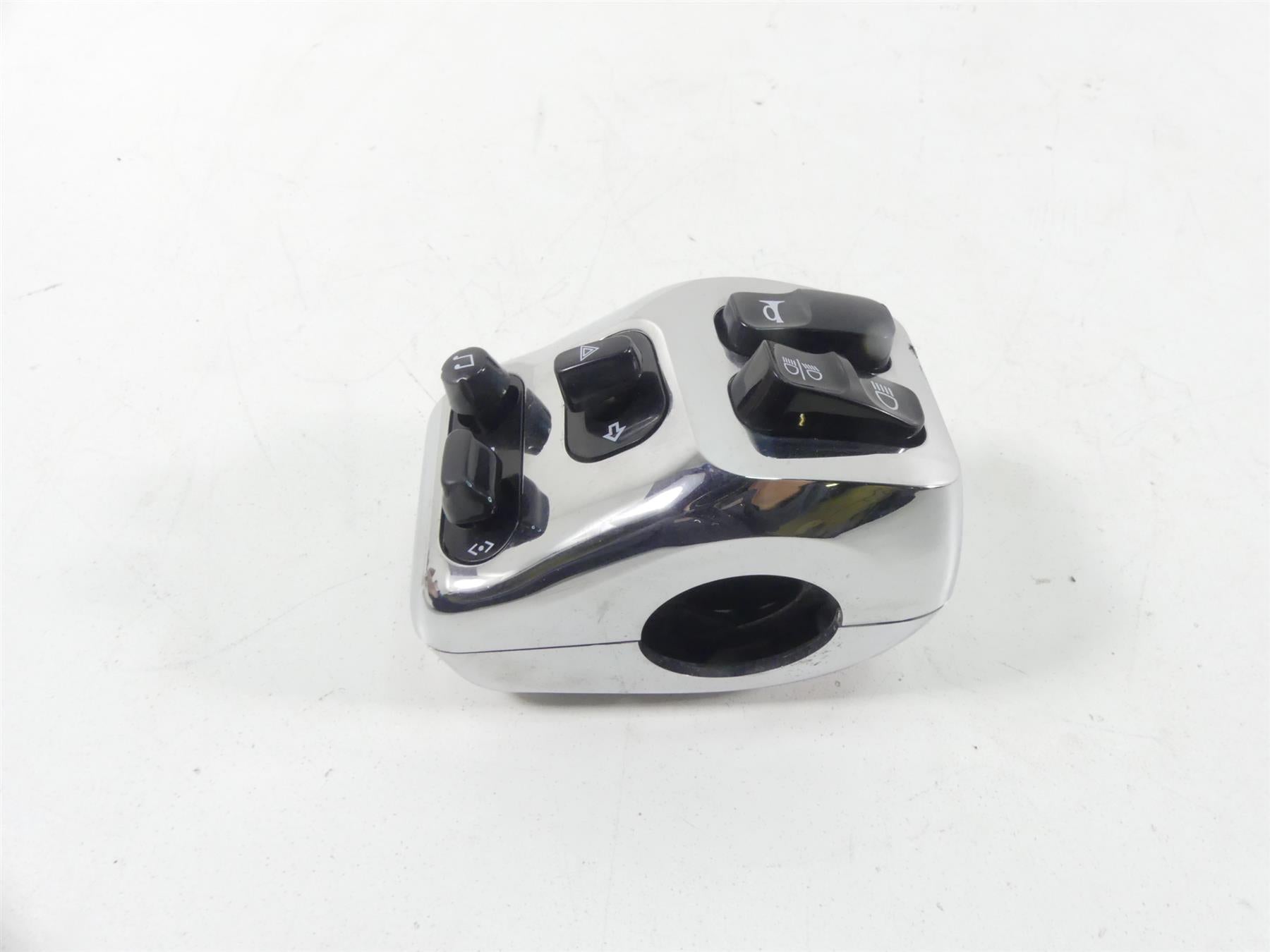 2020 Indian Roadmaster Left Hand Chrome Light Horn Control Switch 2415171 {{ shop.shopifyCountryName }} - Mototech271