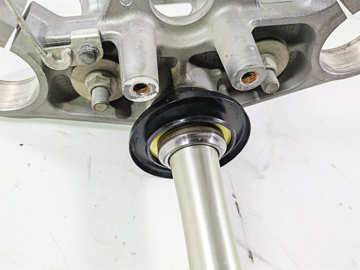 2020 Suzuki V-Strom 1050 XT Upper Lower Triple Tree Set - Read 51310-06L00-QSC {{ shop.shopifyCountryName }} - Mototech271