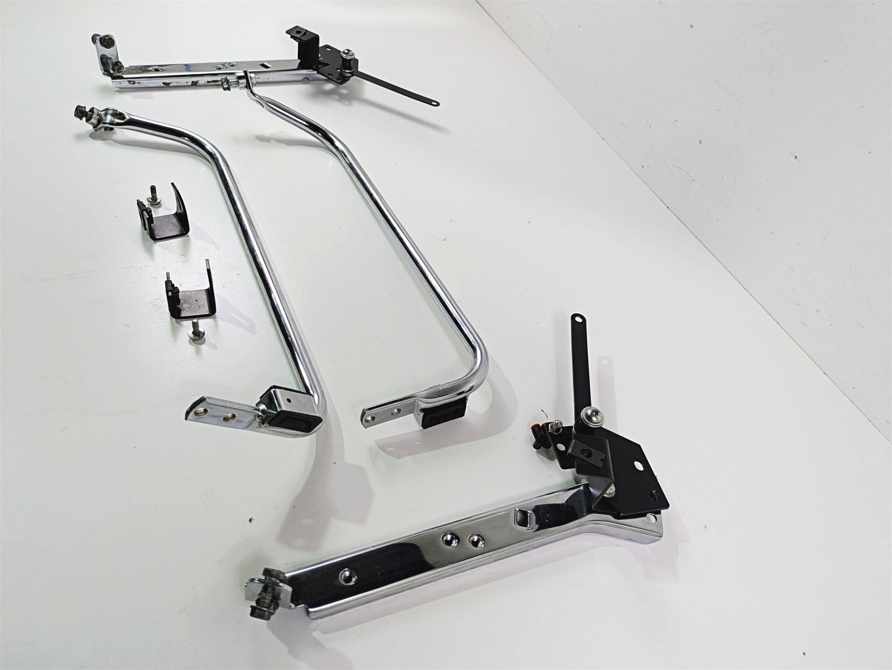 2007 Harley Touring FLHRSE CVO Road King Saddlebag Guards Rail Set 91069-07 {{ shop.shopifyCountryName }} - Mototech271