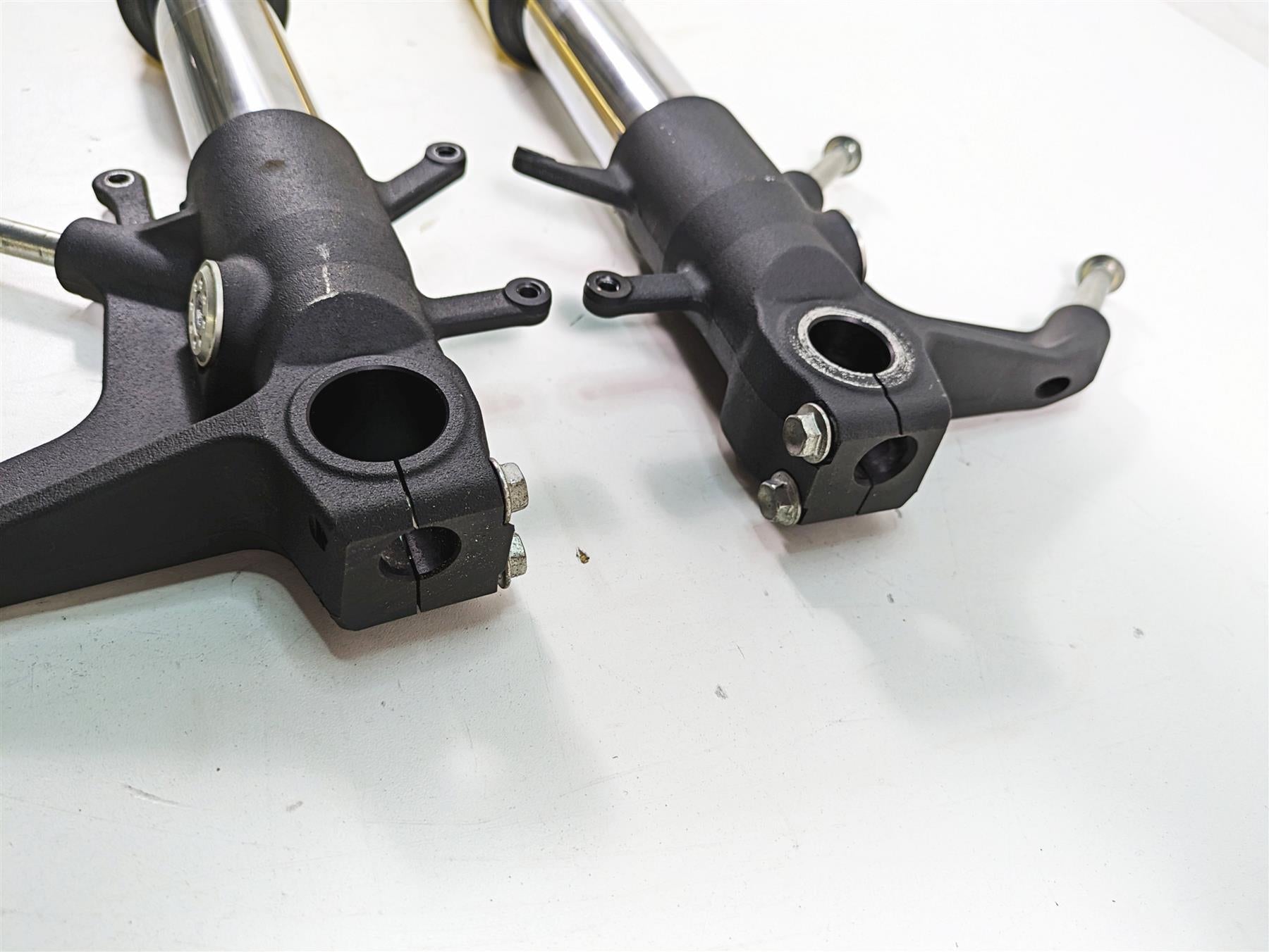 2022 Suzuki GSXR 750 Showa Front Fork Leg Set -Read 51103-15J11 51104-15J11 {{ shop.shopifyCountryName }} - Mototech271