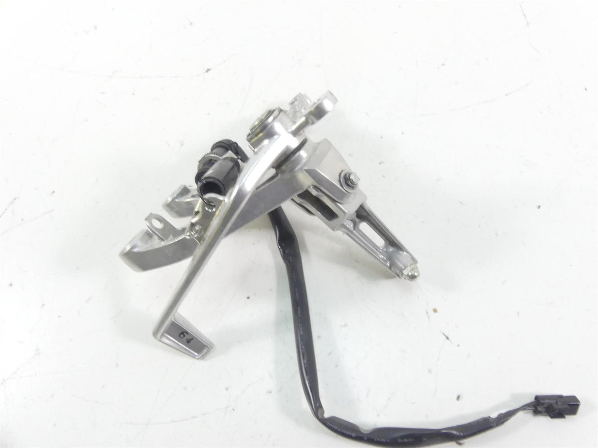 2021 Honda CBR600RR Front Right Rider Driver Footpeg + Brake Pedal 50600-MFJ-D00 {{ shop.shopifyCountryName }} - Mototech271
