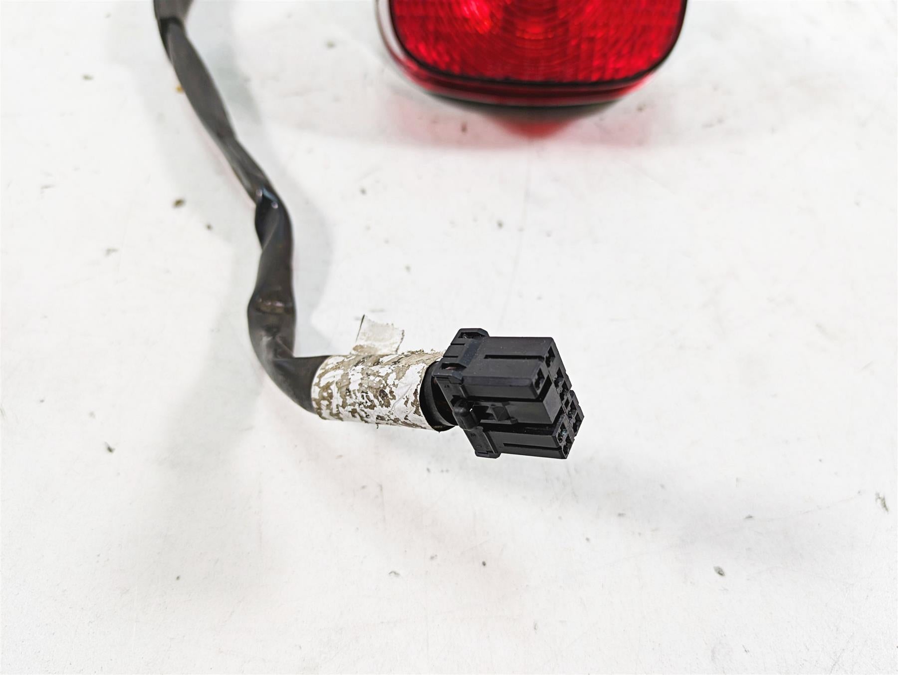 2009 Harley Touring FLHTCU Electra Glide Taillight Tail Light Lamp 68066-99A {{ shop.shopifyCountryName }} - Mototech271