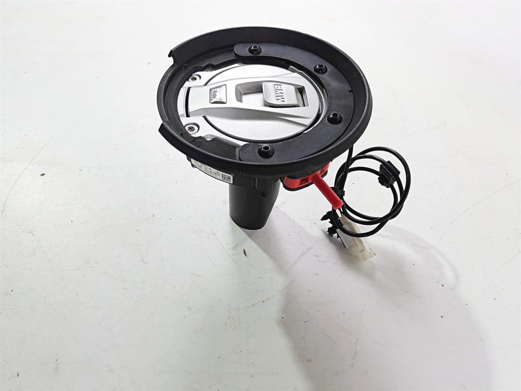 2021 BMW R1250GS K51 Adv Keyless Fuel Gas Petrol Cap Lid 16118552148 {{ shop.shopifyCountryName }} - Mototech271