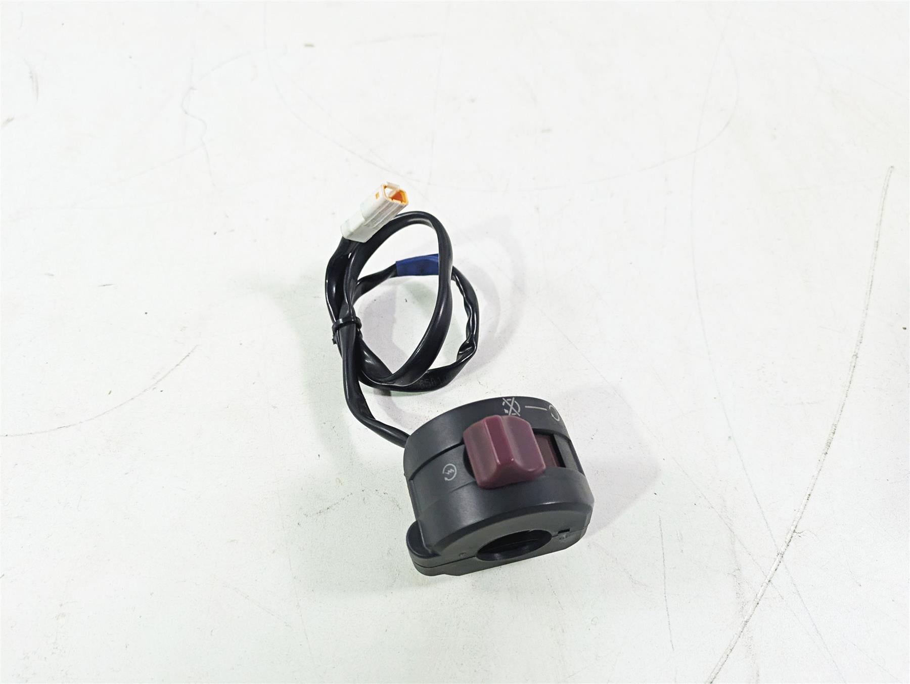 2015 Ducati Hypermotard 821 SP Right Hand Stat Stop Control Switch 65010121E {{ shop.shopifyCountryName }} - Mototech271