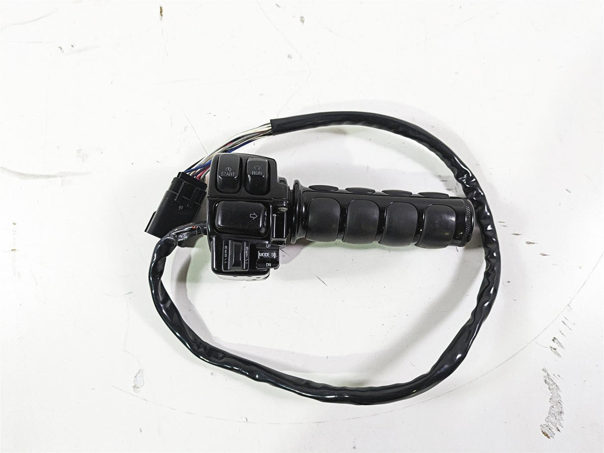 2008 Harley Touring FLHTCU E-Glide 105TH Right Control Switch Cruise 71684-06A {{ shop.shopifyCountryName }} - Mototech271