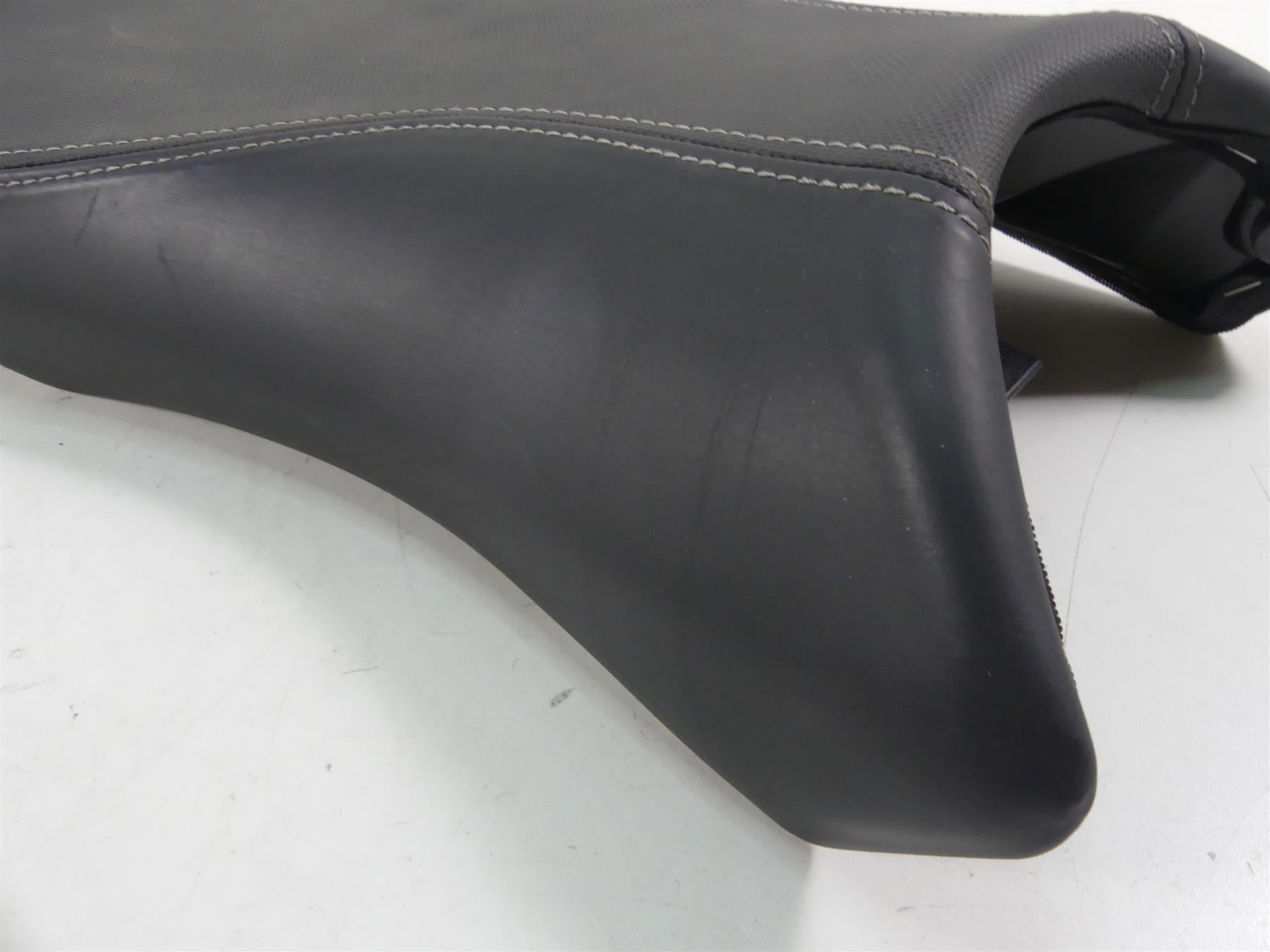 2018 Triumph Street Triple 765RS Front Rider Driver Seat Saddle T2308430 {{ shop.shopifyCountryName }} - Mototech271