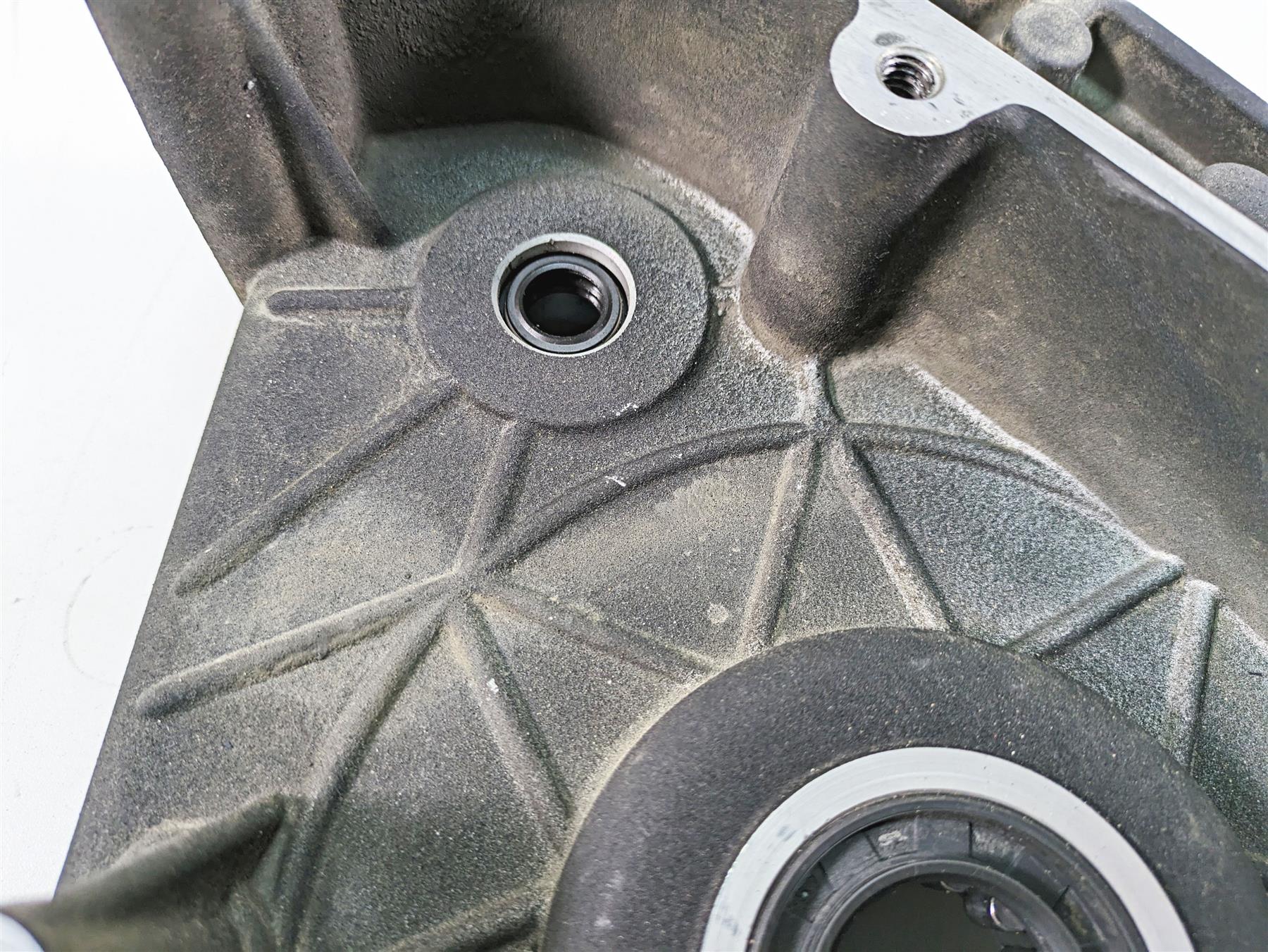 2006 Harley Touring FLHXI Street Glide Inner Primary Drive Clutch Cover 60677-01 {{ shop.shopifyCountryName }} - Mototech271