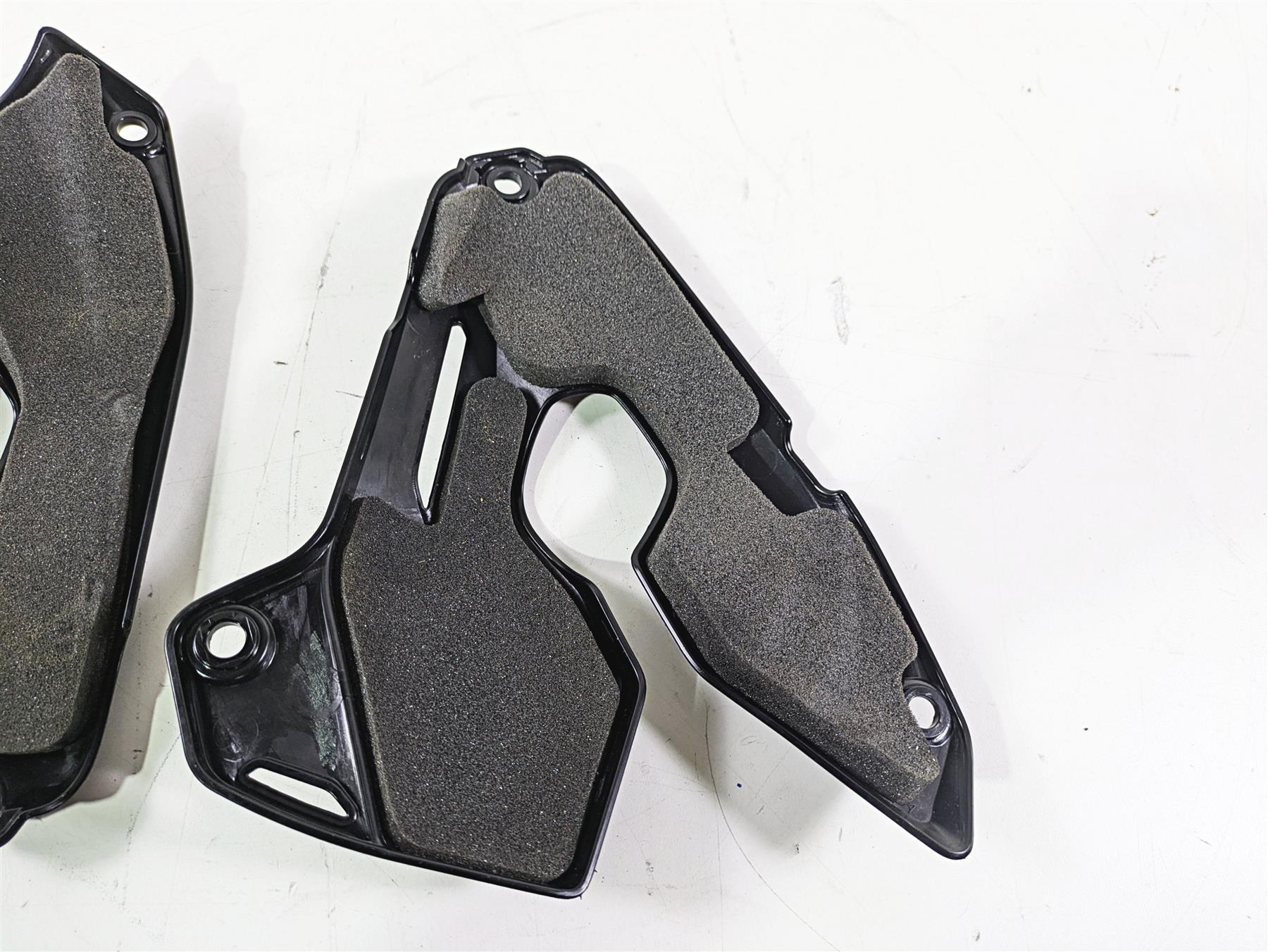 2023 Ducati Monster 937 SP Radiator Side Cover Fairing Set 48217012A R 48217022A {{ shop.shopifyCountryName }} - Mototech271