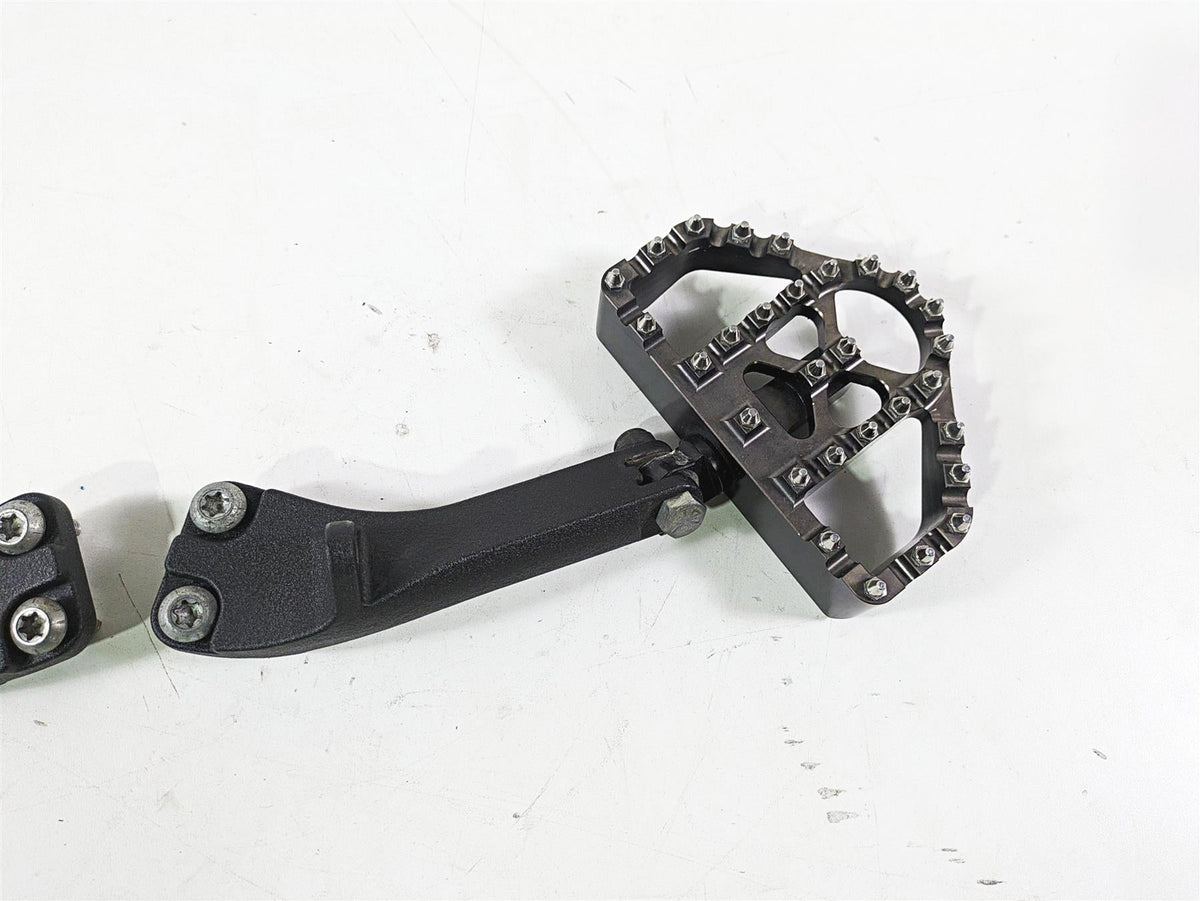 2017 Harley Dyna FXDB Street Bob Passenger Footpeg Custom Set -READ 49230-06 {{ shop.shopifyCountryName }} - Mototech271