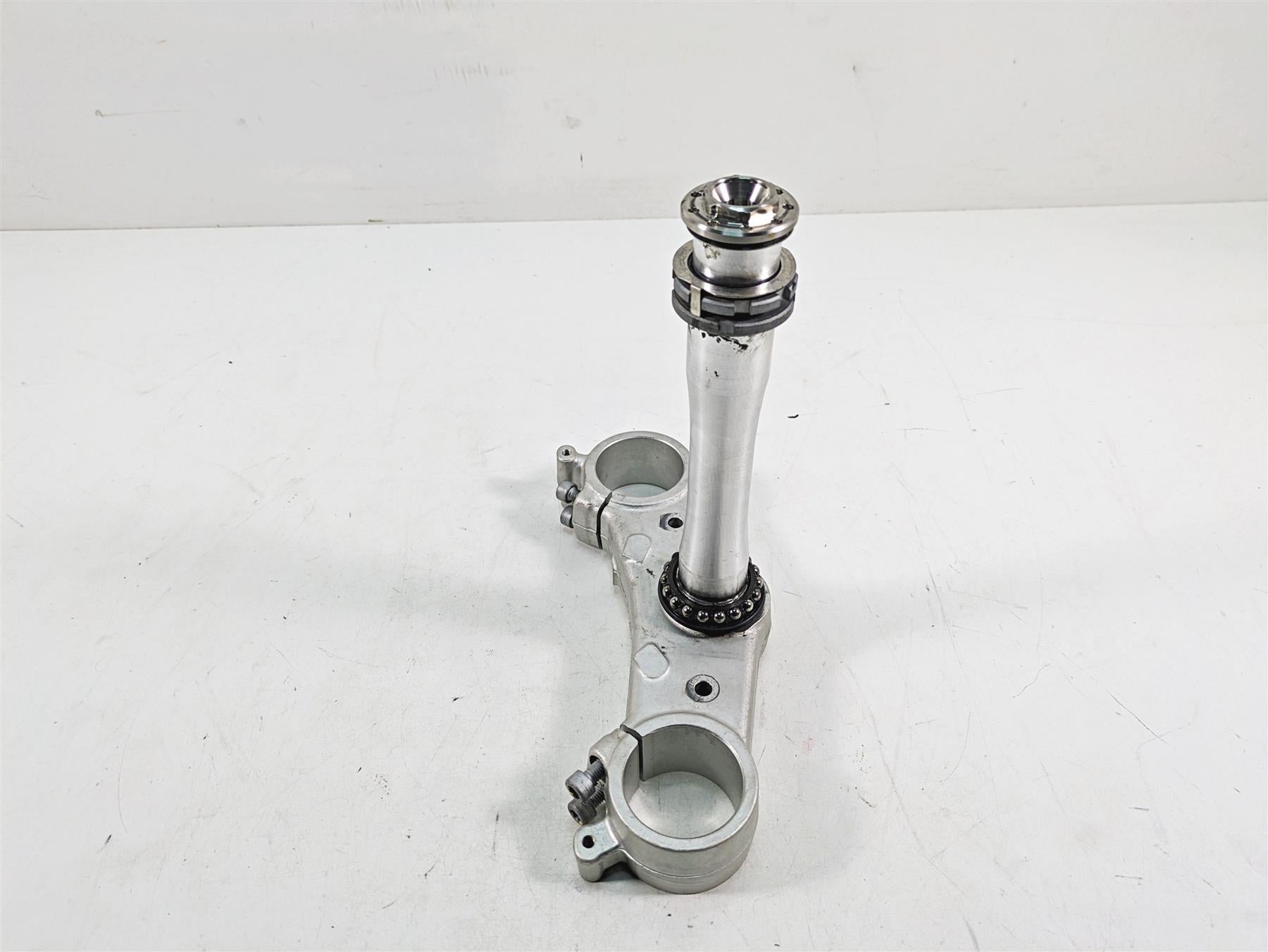 2021 Aprilia RS660 Lower Triple Tree Steering Clamp 53mm 2B005255 {{ shop.shopifyCountryName }} - Mototech271