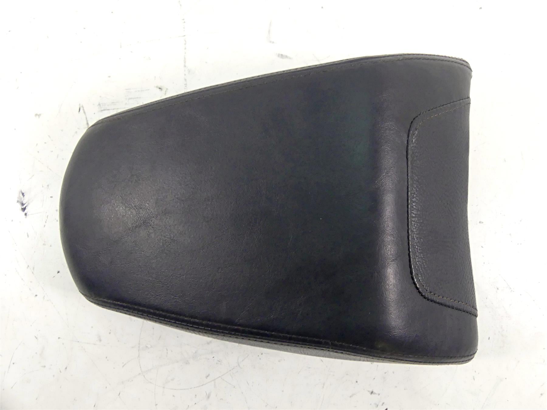 2013 Harley Softail FLSTFB Fat Boy Lo Rear Seat Saddle 51874-10A {{ shop.shopifyCountryName }} - Mototech271