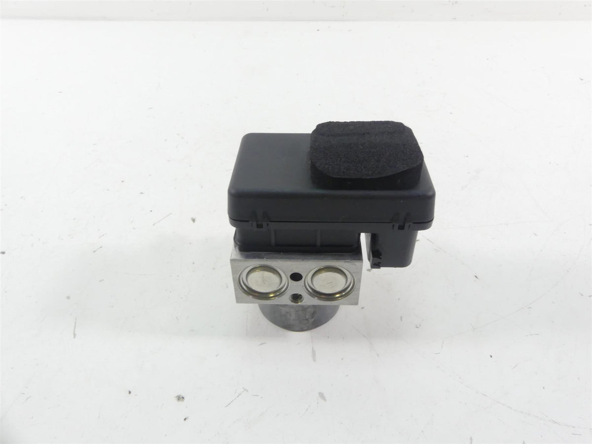 2015 Ducati Monster 1200 S Abs Brake Pump Pressure Module 54240441C {{ shop.shopifyCountryName }} - Mototech271