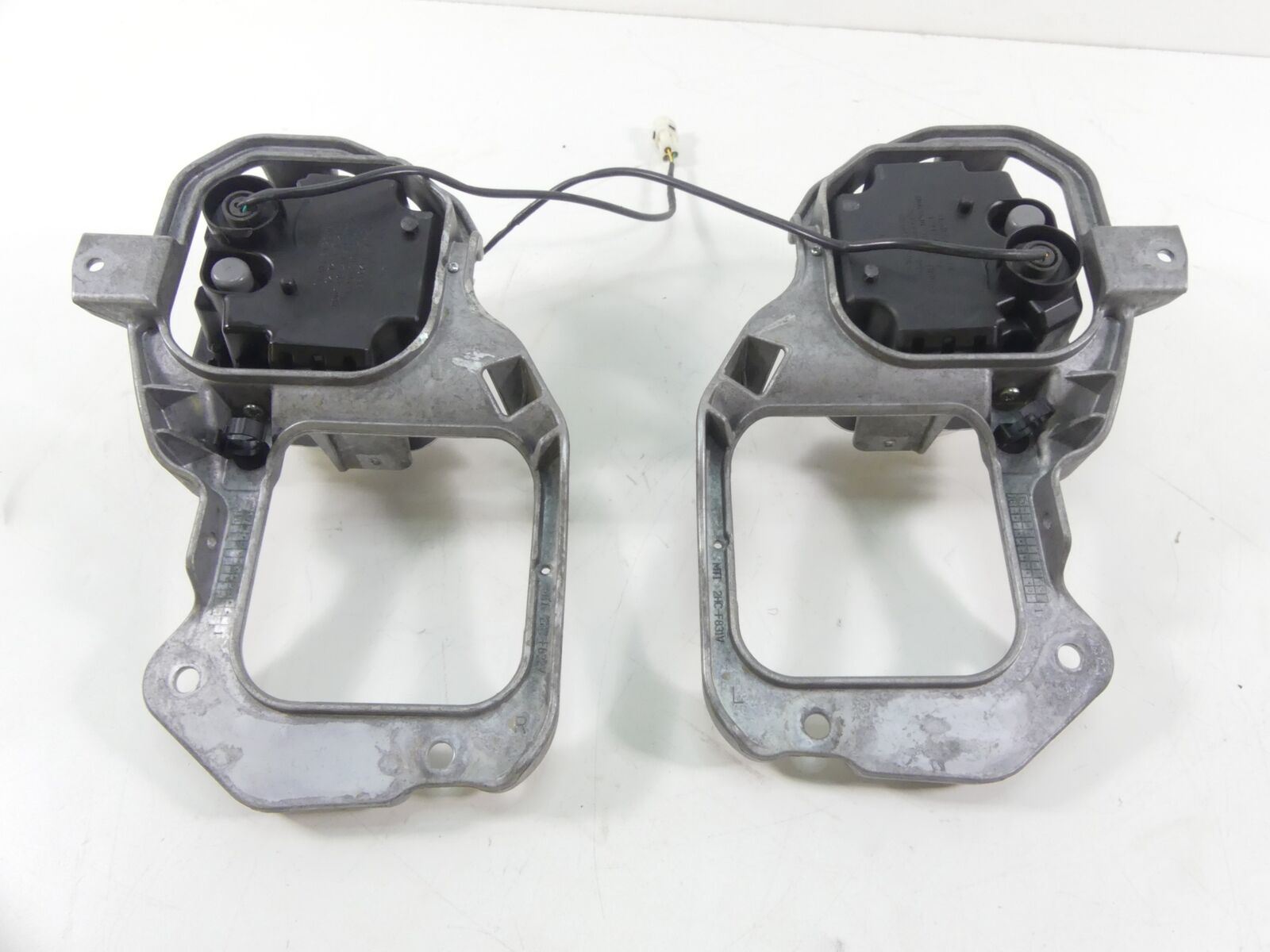 2018 Yamaha YXZ1000 R EPS Headlight Head Light Lamp Lens Set 2UD-84300-00-00 {{ shop.shopifyCountryName }} - Mototech271