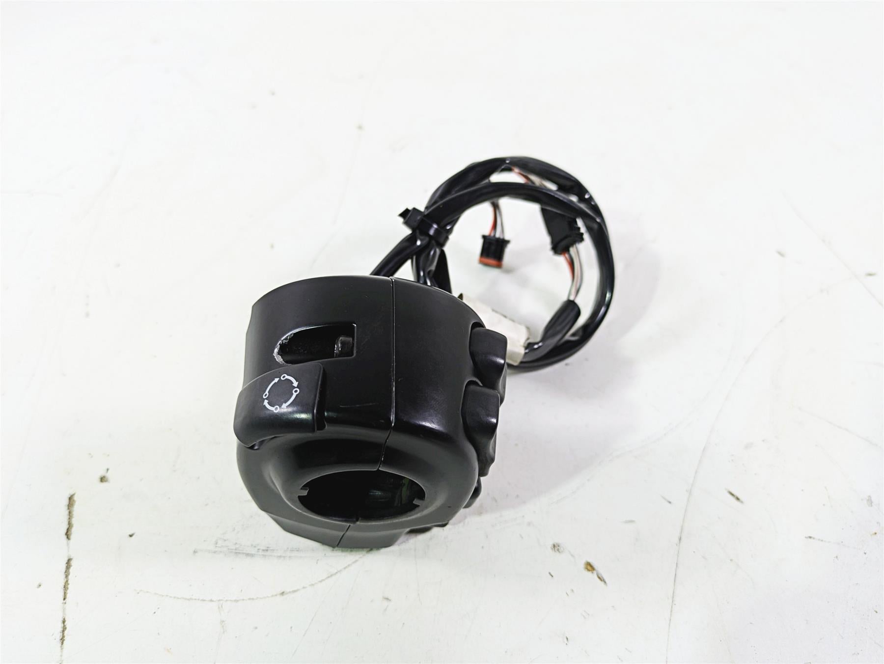 2016 Harley Touring FLTRX Road Glide Left Hand Control Switch 71500128B {{ shop.shopifyCountryName }} - Mototech271