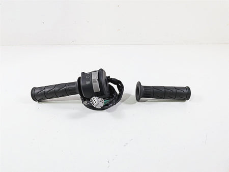 2022 Kawasaki ZX10R ZX1000 Ninja Right Hand Start Control Switch 46091-0585 {{ shop.shopifyCountryName }} - Mototech271