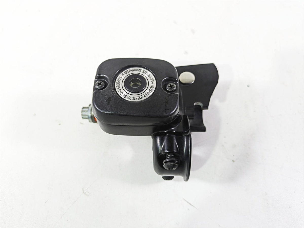 2017 Harley Dyna FXDB Street Bob Front Brake Master Cylinder 9/16 Bore 45029-11D {{ shop.shopifyCountryName }} - Mototech271