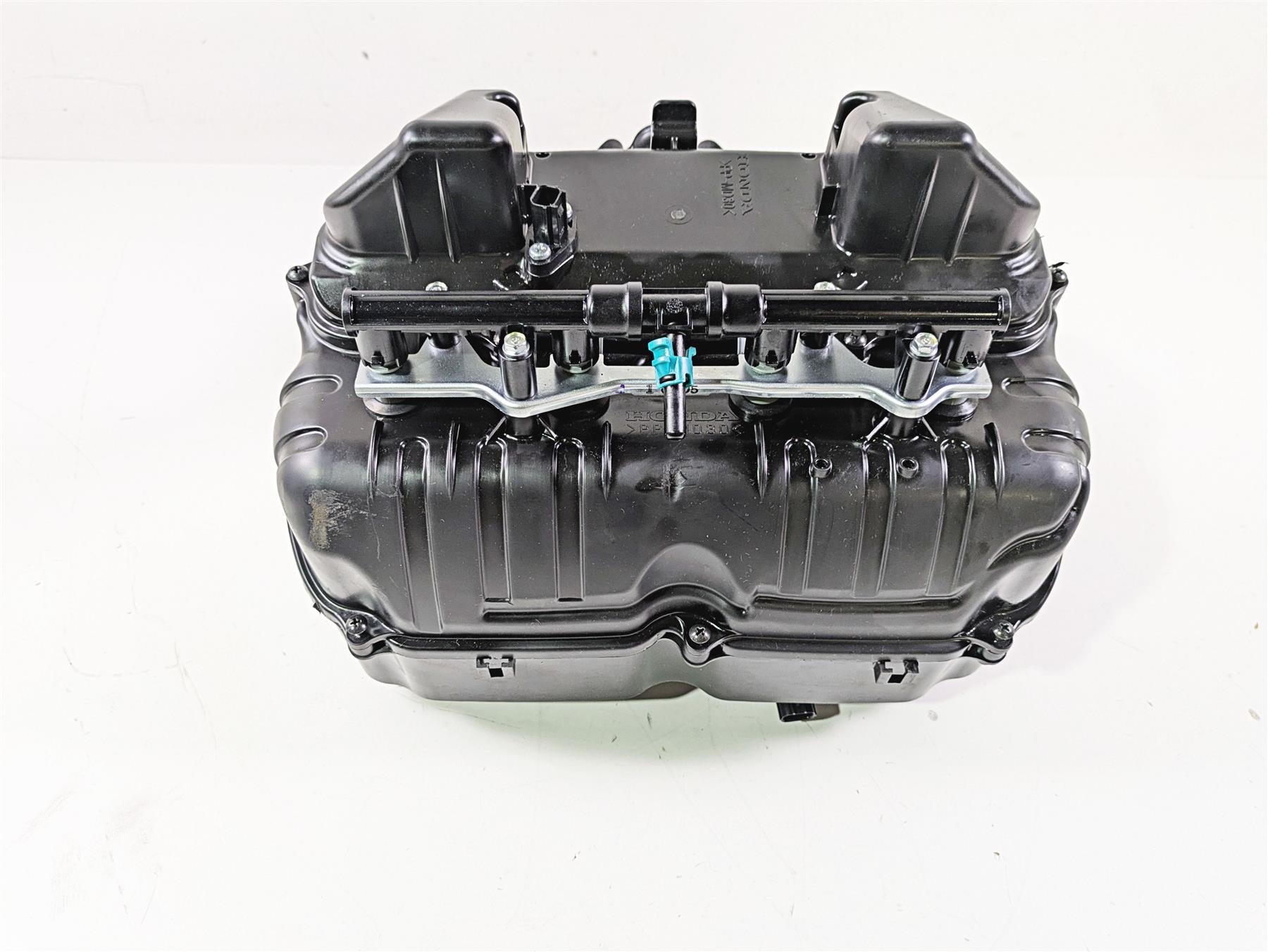2025 Honda CBR600RR Air Box Cleaner & Upper Injectors 17220-MFJ-D00 {{ shop.shopifyCountryName }} - Mototech271