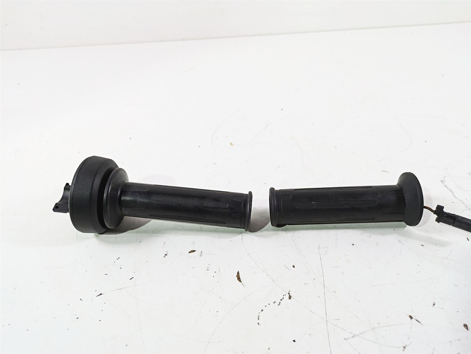 2018 BMW R1200GS GSW K50 Heated Hand Grip Set 61318552117 61318552120 {{ shop.shopifyCountryName }} - Mototech271