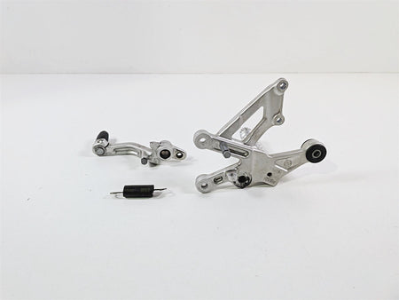 2016 Aprilia RSV 1100 Tuono V4 Factory Front Right Foot Peg & Brake Pedal 897828 {{ shop.shopifyCountryName }} - Mototech271