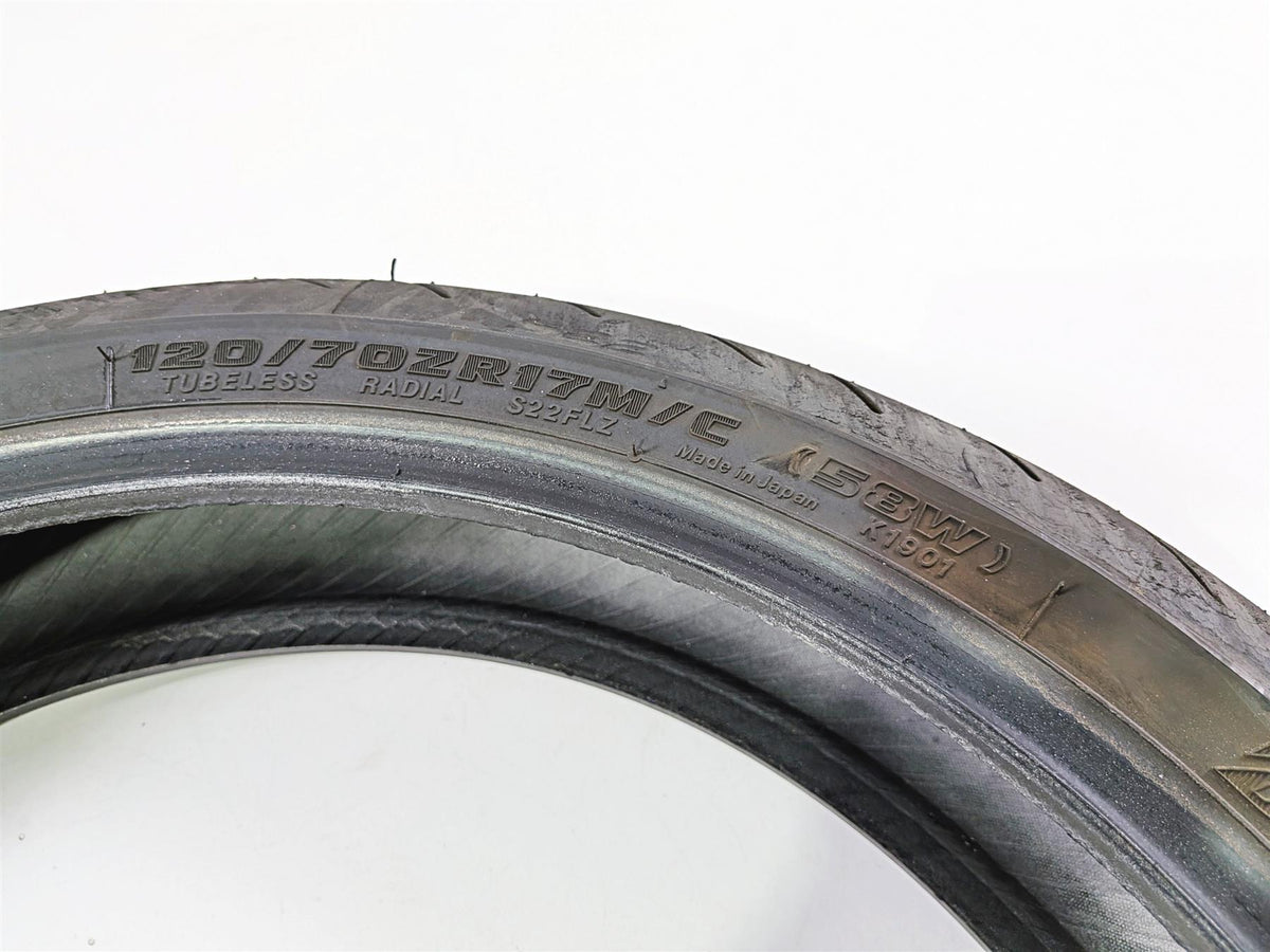 Used Front Motorcycle Tire Bridgestone Blattlax Hypersport S22 120/70R17 12727 {{ shop.shopifyCountryName }} - Mototech271