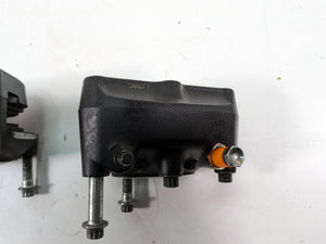 2000 Harley Dyna FXDL Low Rider Front Brake Caliper Set 44023-00C 44046-00D