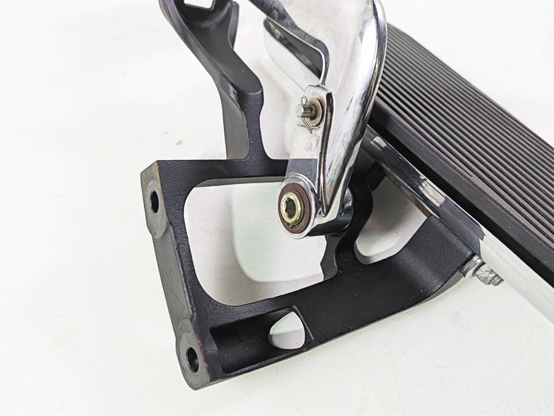 2017 Indian Chieftain Limited Right Floor Board & Brake Pedal 5138848 1019864 {{ shop.shopifyCountryName }} - Mototech271