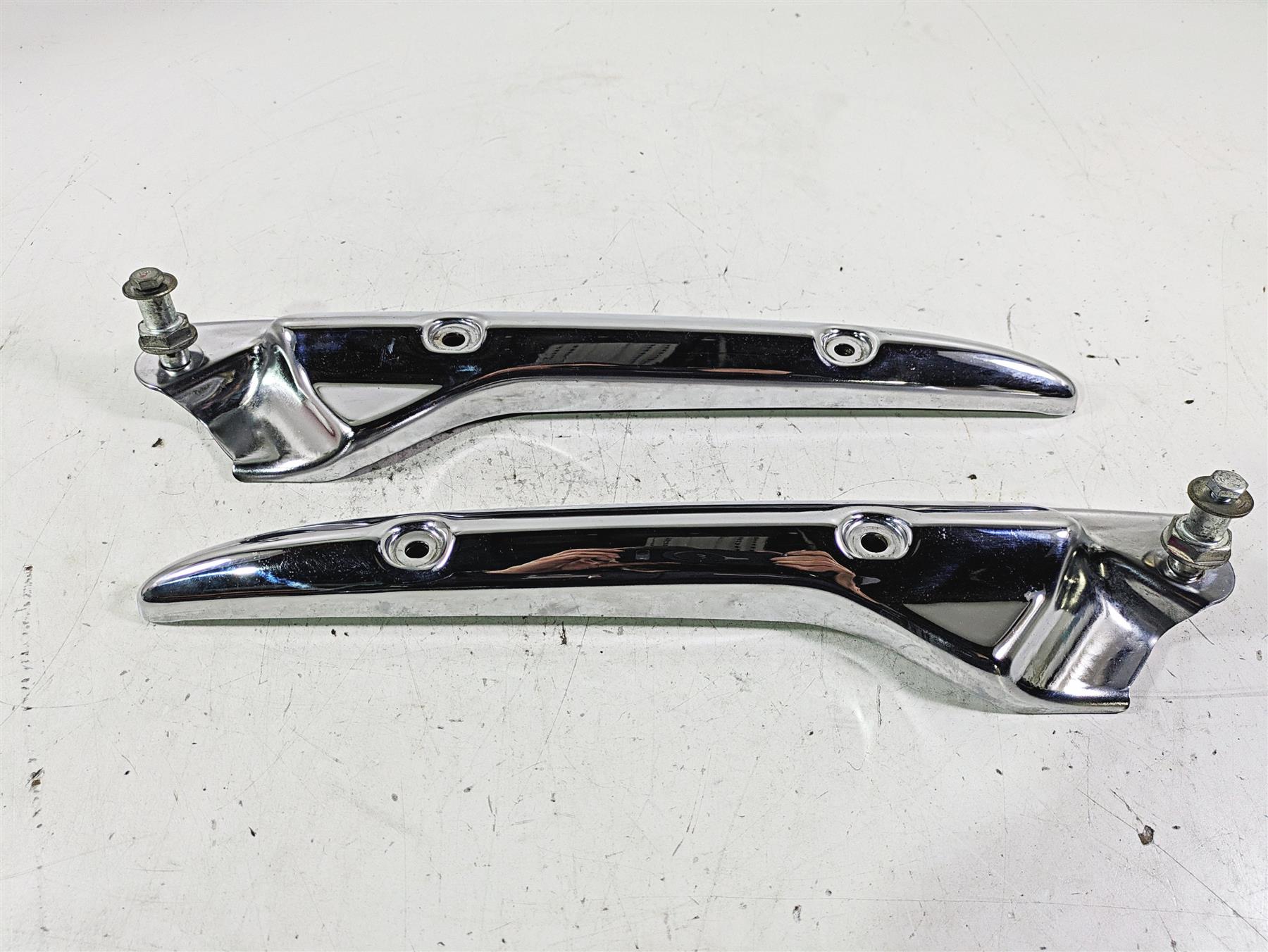 1998 Honda GL1500 Valkyrie Tour Rear Fender Struts Braces Set 77330-MZ0-A40 {{ shop.shopifyCountryName }} - Mototech271