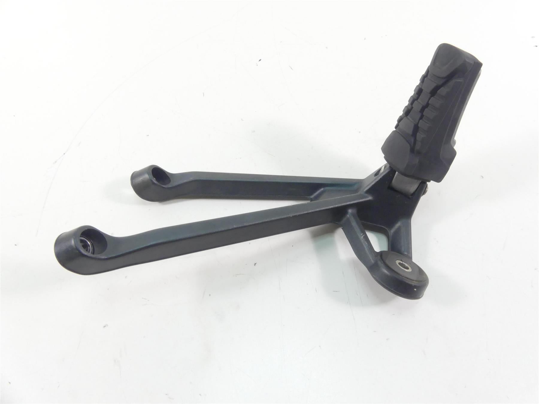 2016 BMW S1000XR K49 Rear Passenger Footpeg Foot Peg Rest Set 46718553845 {{ shop.shopifyCountryName }} - Mototech271