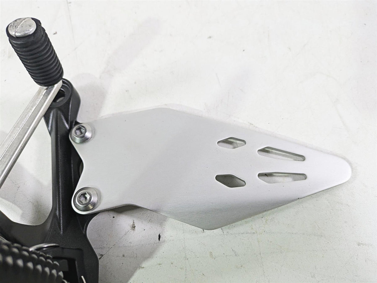 2020 Kawasaki ZX6R Ninja Left Footpeg Foot Peg Shifter Lever 35063-0160-18R {{ shop.shopifyCountryName }} - Mototech271